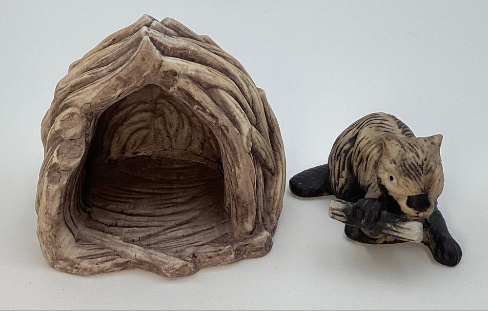 Vintage 1984 Franklin smith Woodland Surprises Beaver Figurine Set